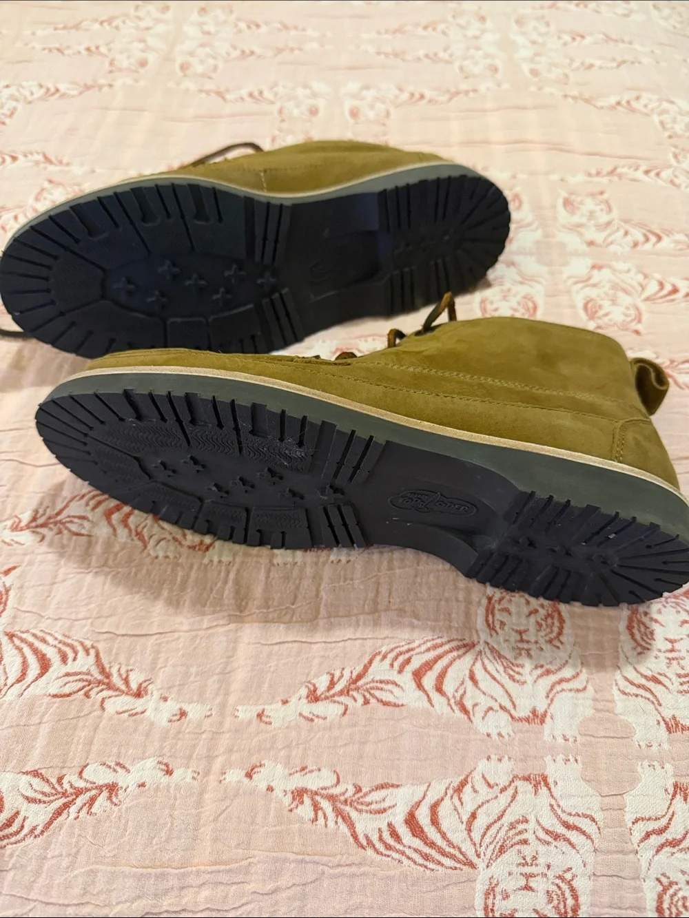 Men's Sperry Casual Suede Chukka Boots in Olive Brown